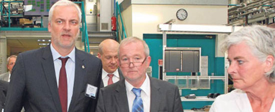 Besuch_Minister_Duin_03 Minister Duin bei Kunststofftechnik Backhaus