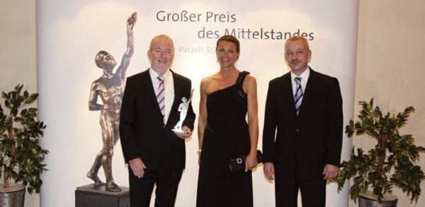 swm_1608_rk_kunststoffverarbeiter_pr_kunststofftechnik_backhaus_sp_12m_drittel_f_hrungsteam_backhaus